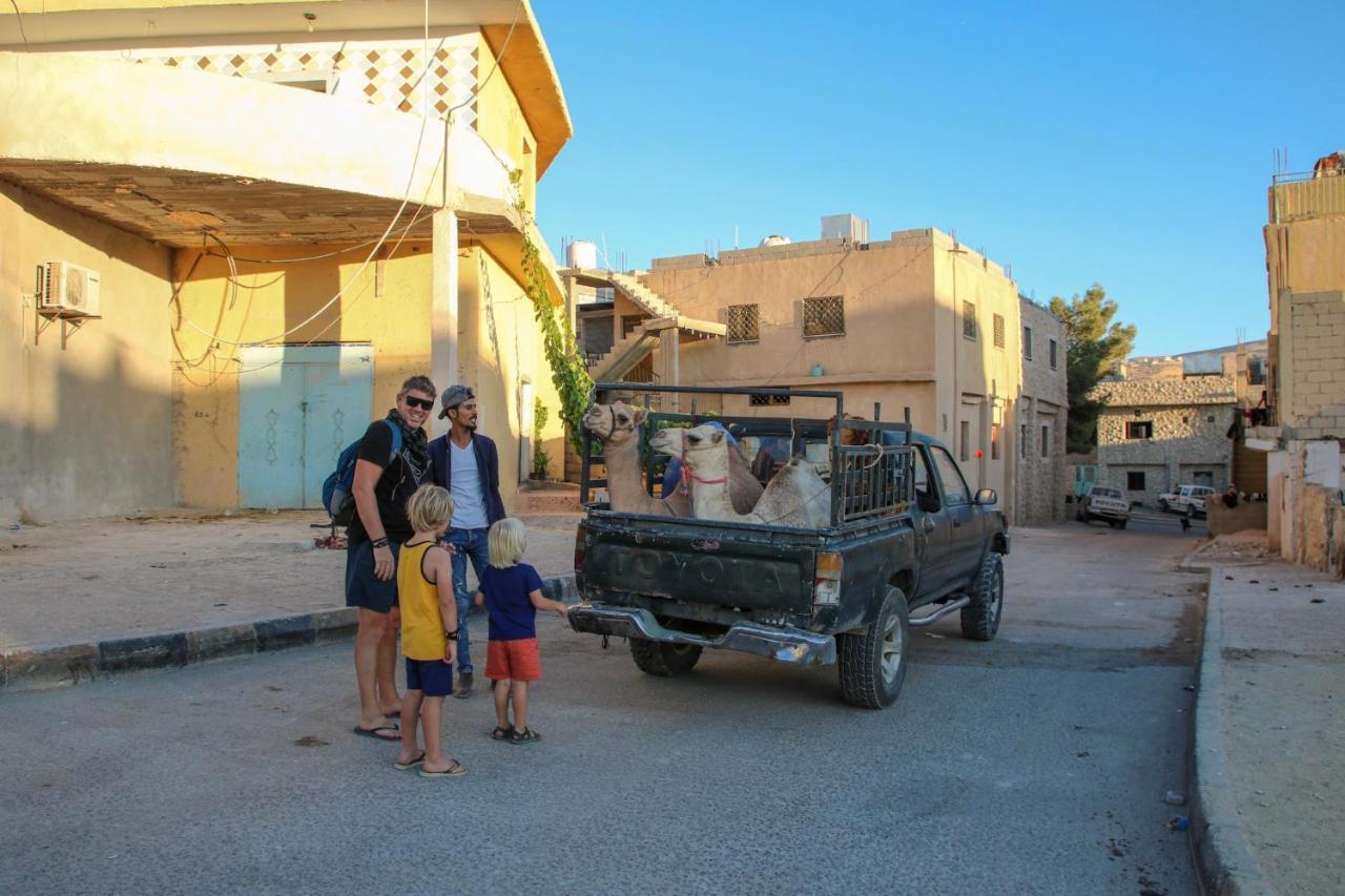 Petra Family House Bed & Breakfast Exterior foto